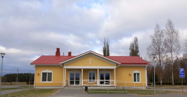 Töysän seurakuntakoti Kuva Töysän seurakuntakodin parkkipaikalta