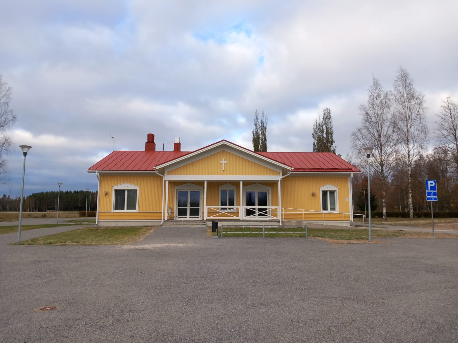 Kuva Töysän seurakuntakodin parkkipaikalta
